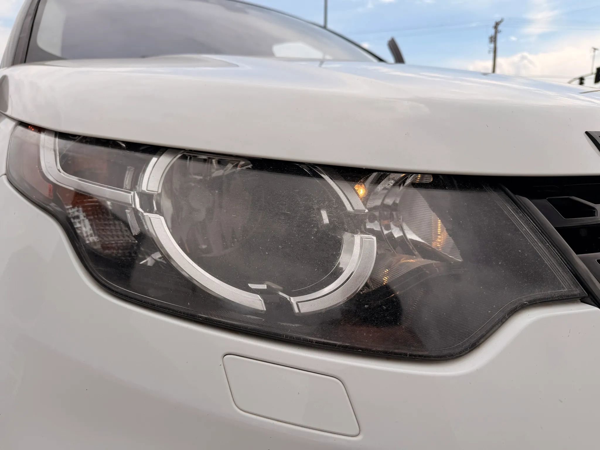 Used 2017 Land Rover Discovery Sport SE image 43