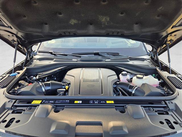New 2026 Land Rover Range Rover Long Wheelbase SE AWD/4WD image 17