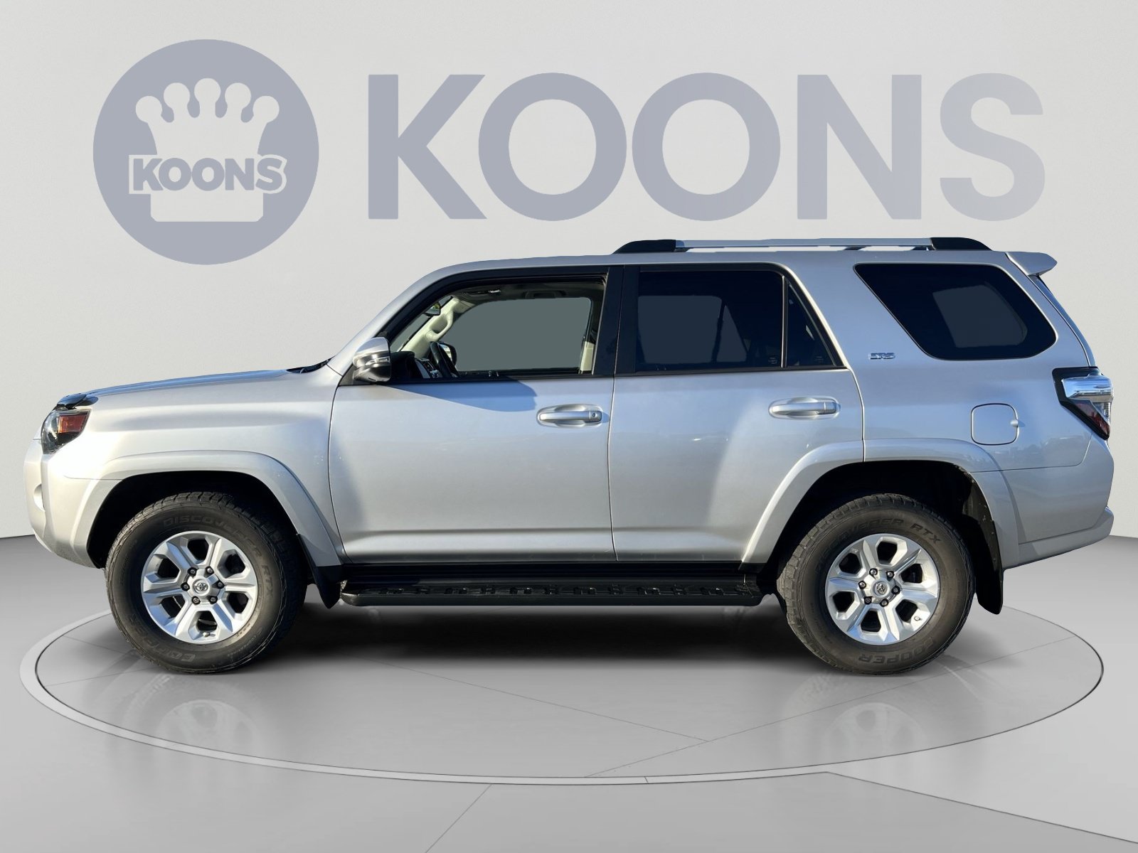 Used 2019 Toyota 4Runner SR5 Premium AWD/4WD image 2