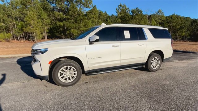 Used 2022 Chevrolet Suburban LT image 5