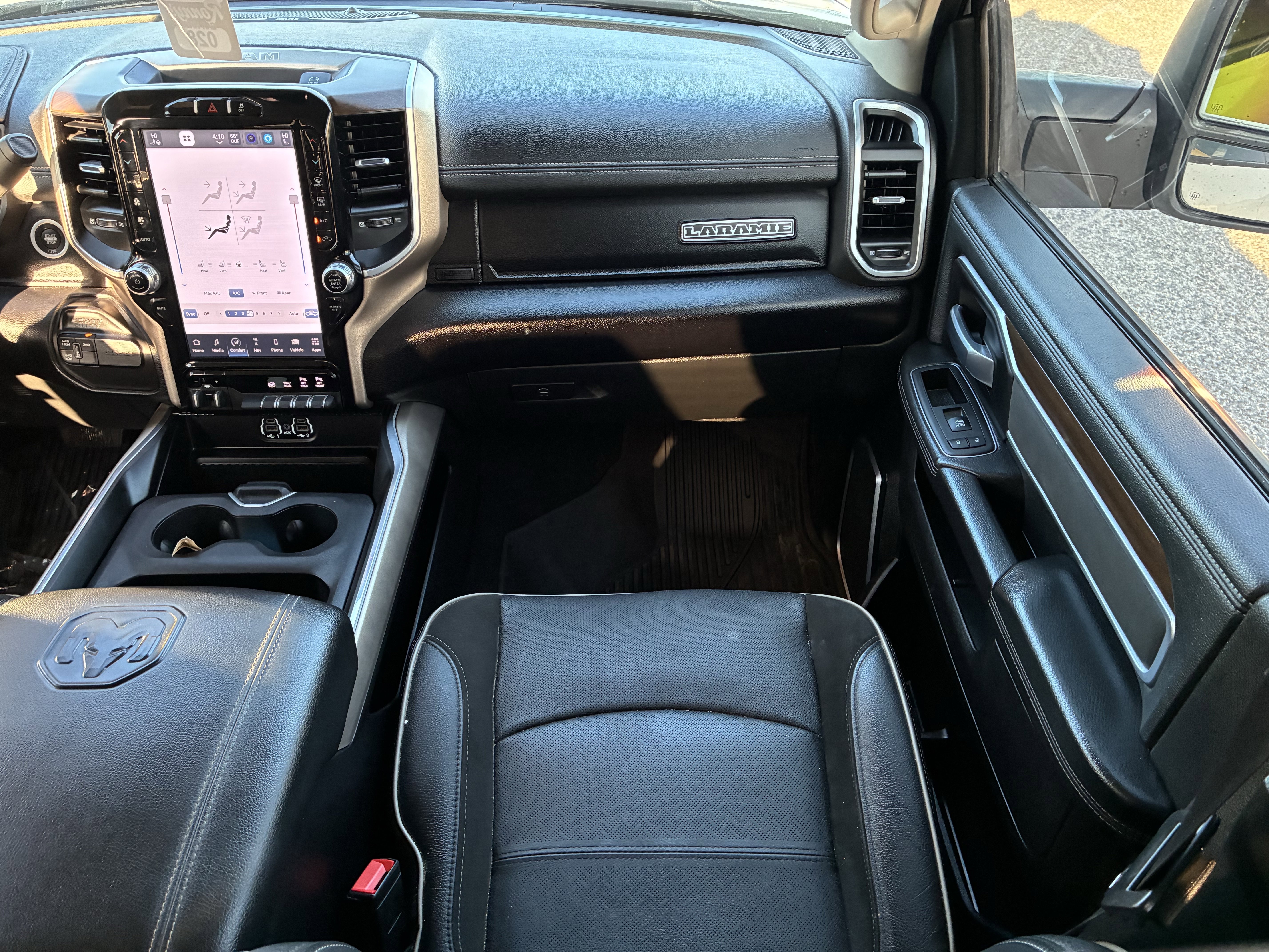 Used 2024 RAM 2500 Laramie image 12