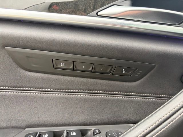 Used 2022 BMW M550i xDrive w/ Executive Package image 24