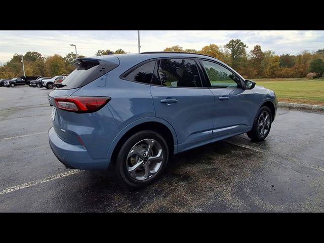 Certified 2024 Ford Escape ST-Line w/ Tech Pack #1 AWD/4WD image 8