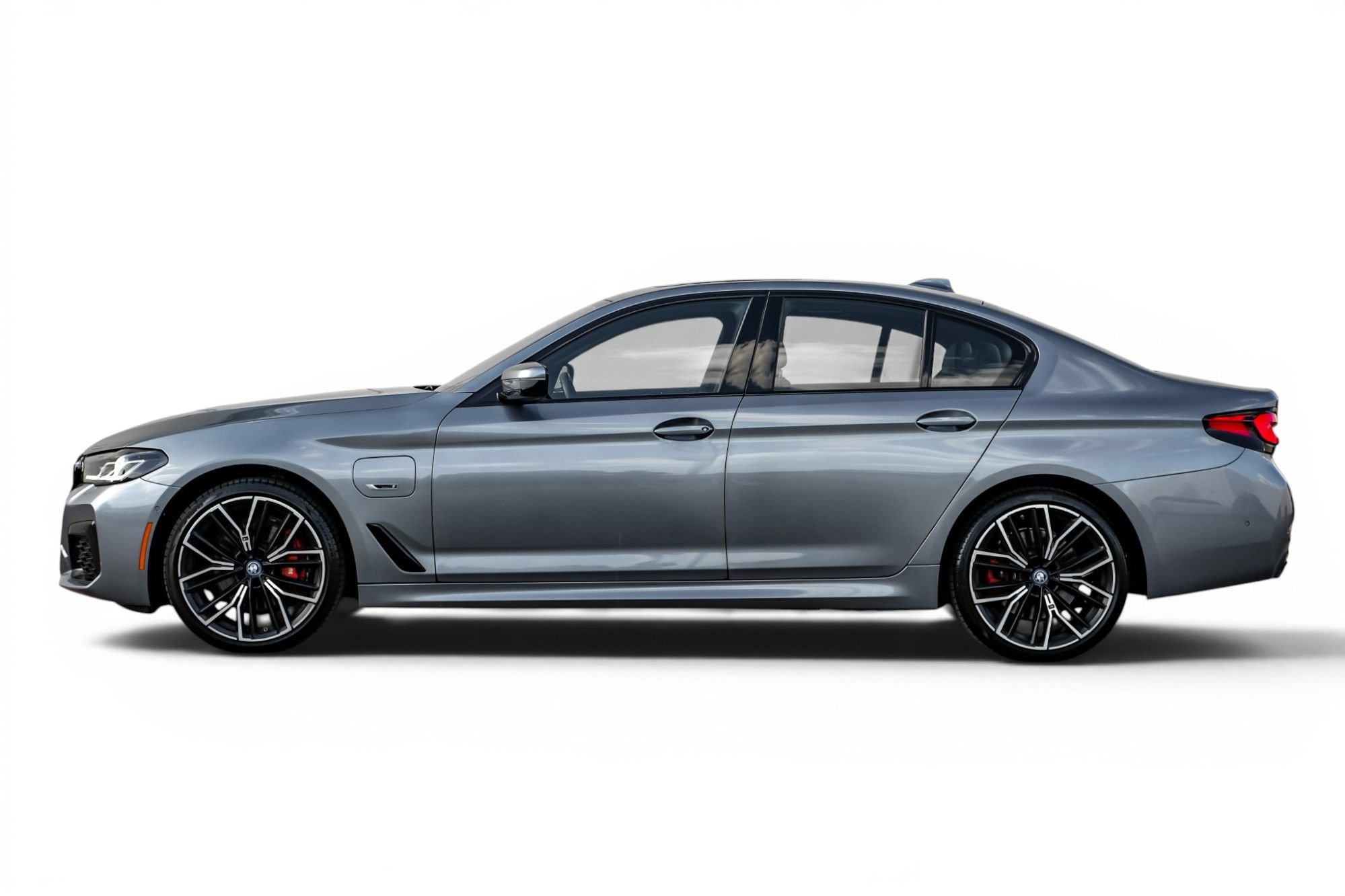 Used 2022 BMW 530e w/ M Sport Package RWD image 11