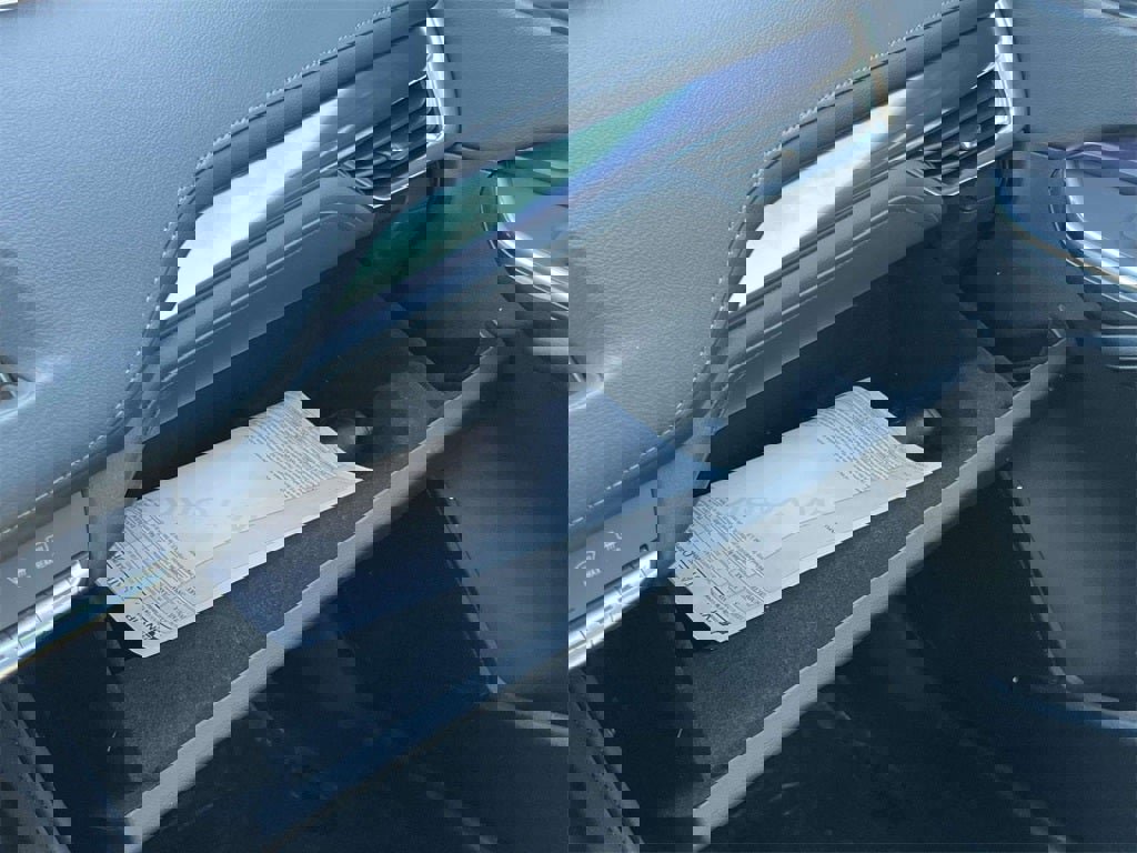 Used 2023 Cadillac XT4 Luxury w/ Cold Weather Package image 11