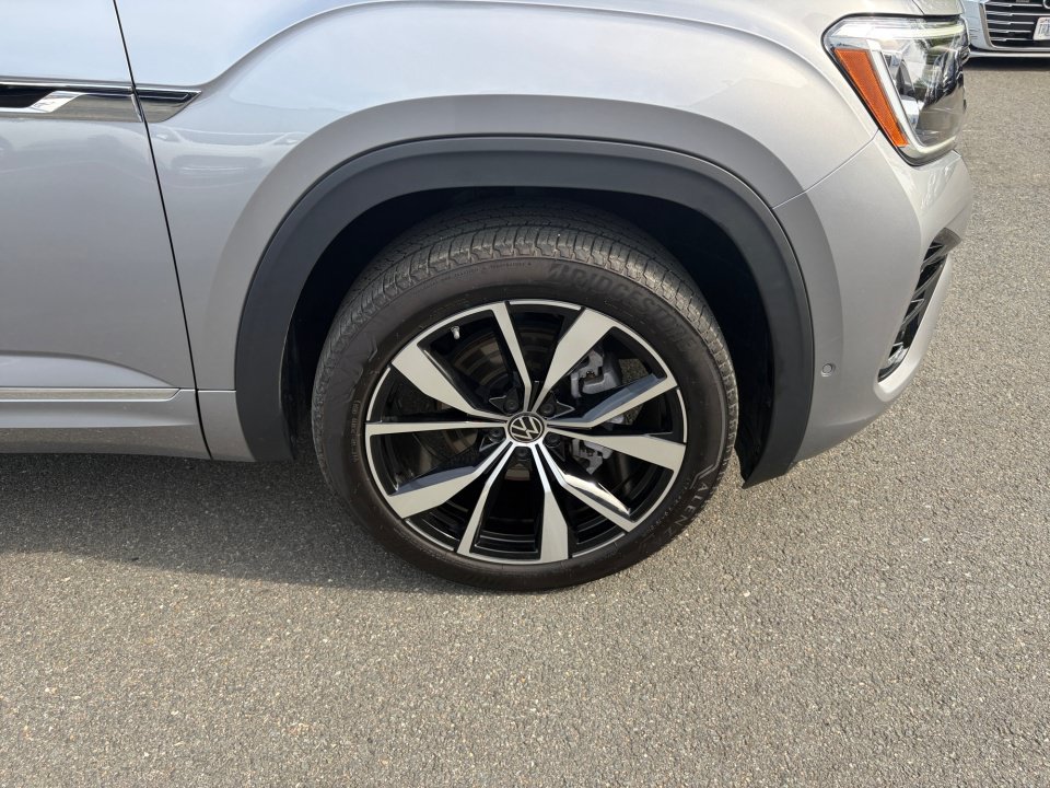 Used 2025 Volkswagen Atlas SEL Premium R-Line AWD/4WD image 25
