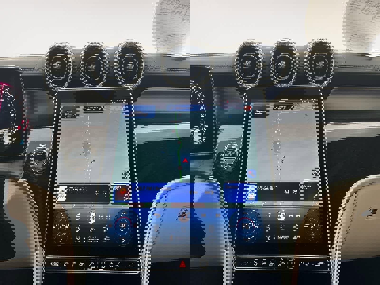 Used 2025 Mercedes-Benz GLC 350e 4MATIC image 13