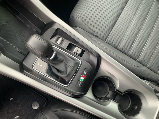 Used 2024 Alfa Romeo Tonale Veloce w/ Premium Interior Package image 32