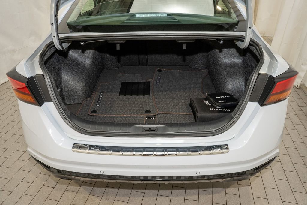 Certified 2023 Nissan Altima 2.0 SR image 6