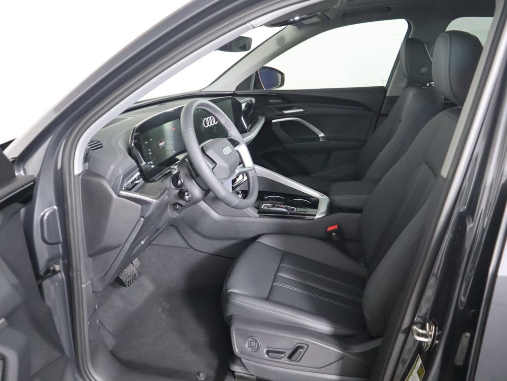 Used 2025 Audi Q5 Premium w/ Premium Plus AWD/4WD image 22