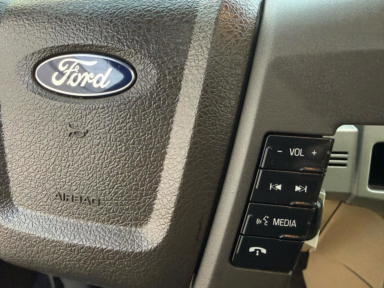 Used 2012 Ford F150 Lariat w/ Lariat Chrome Pkg image 48