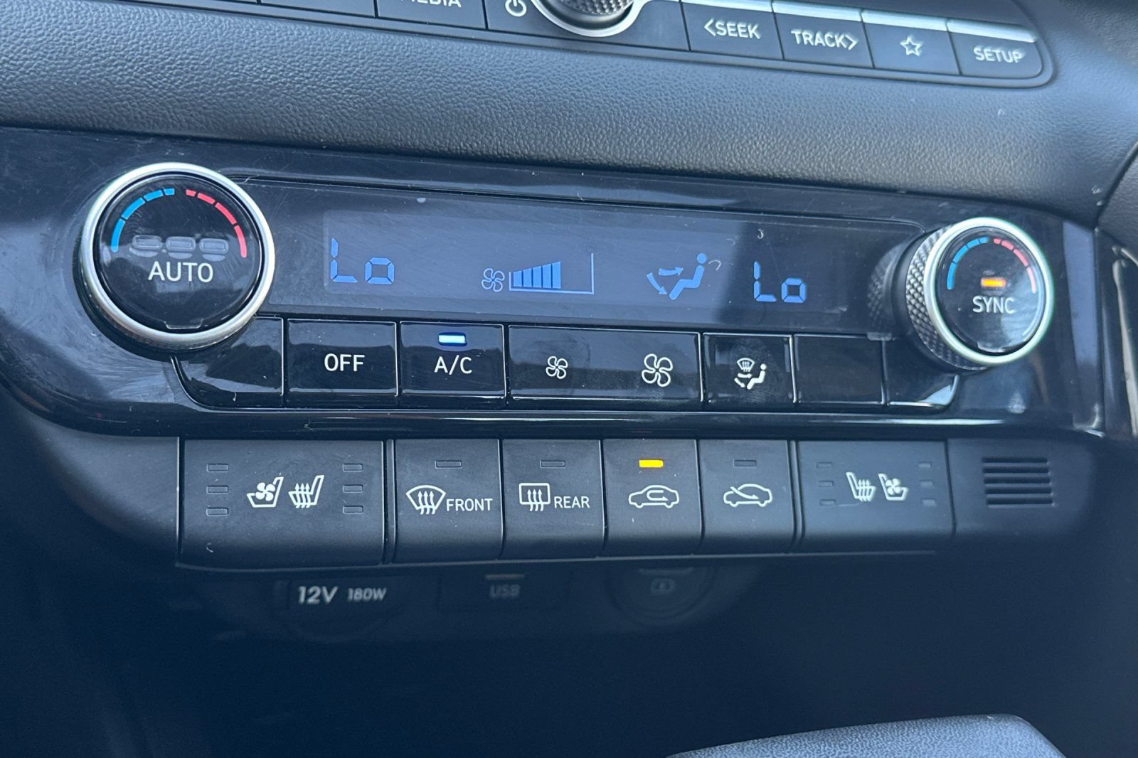 Used 2023 Hyundai Elantra Limited FWD image 27