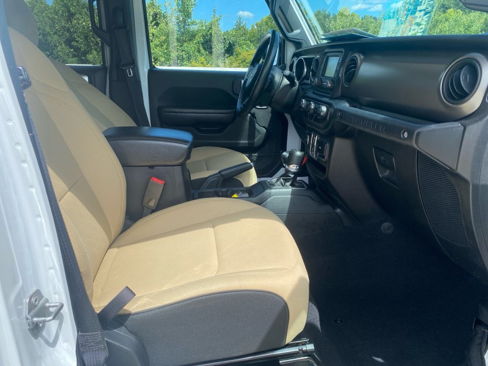 Used 2018 Jeep Wrangler Unlimited Sport S AWD/4WD image 32