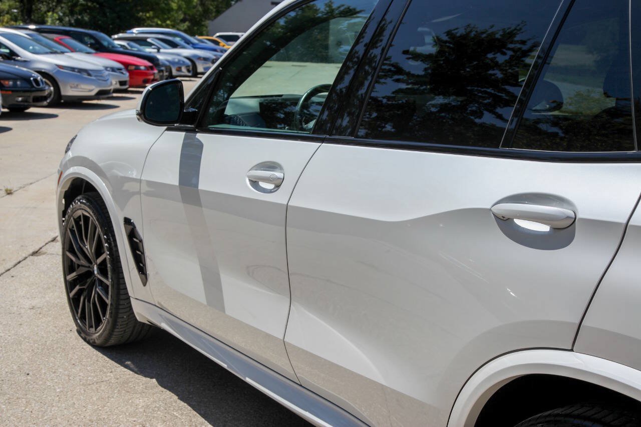 Used 2024 BMW X5 sDrive40i w/ M Sport Package RWD image 14