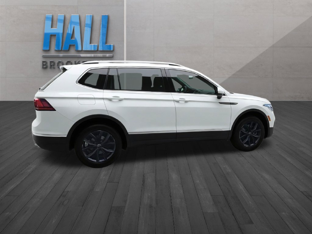 Certified 2024 Volkswagen Tiguan SE w/ Panoramic Sunroof Package AWD/4WD image 7