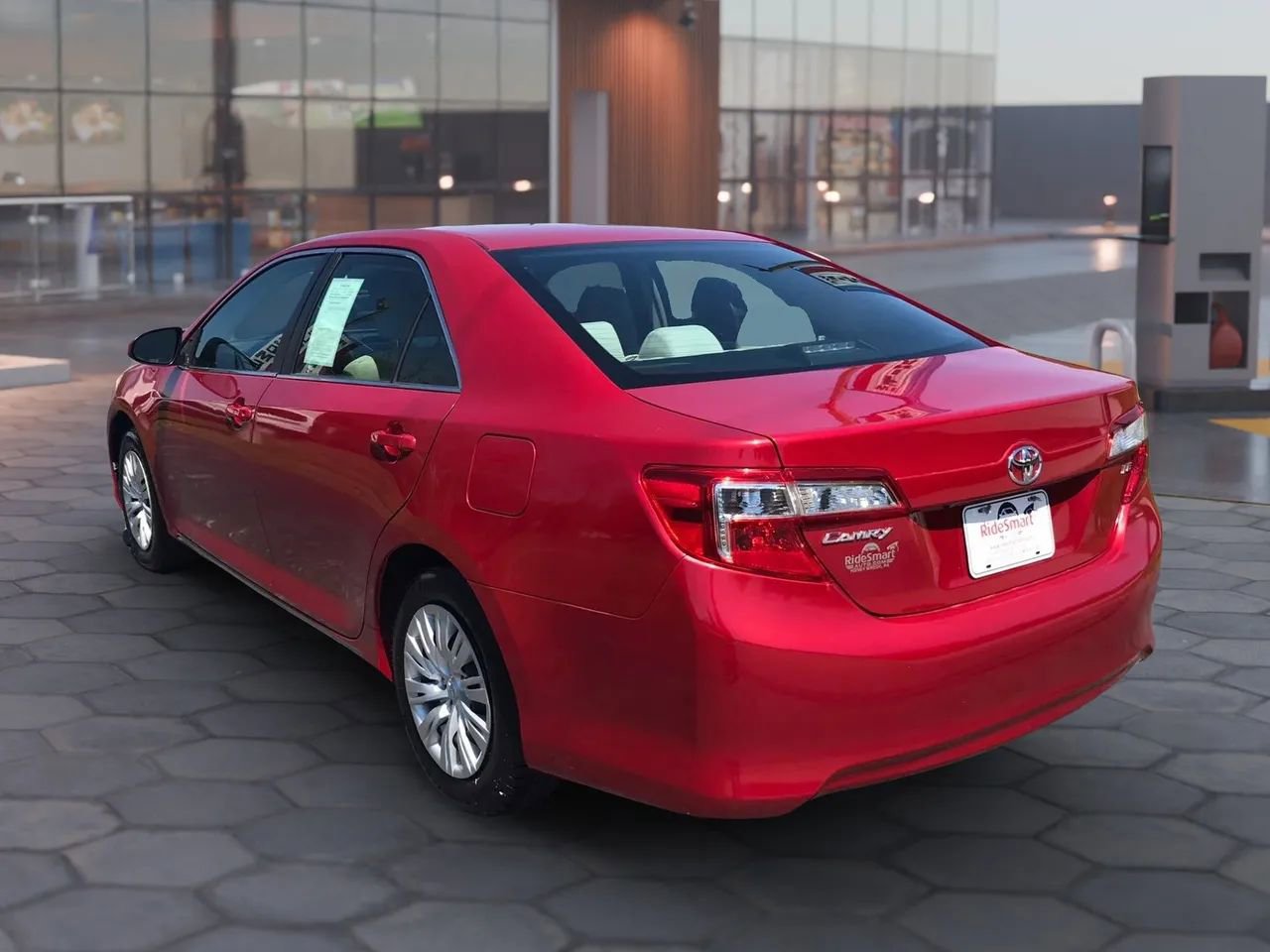 Used 2014 Toyota Camry LE FWD image 5