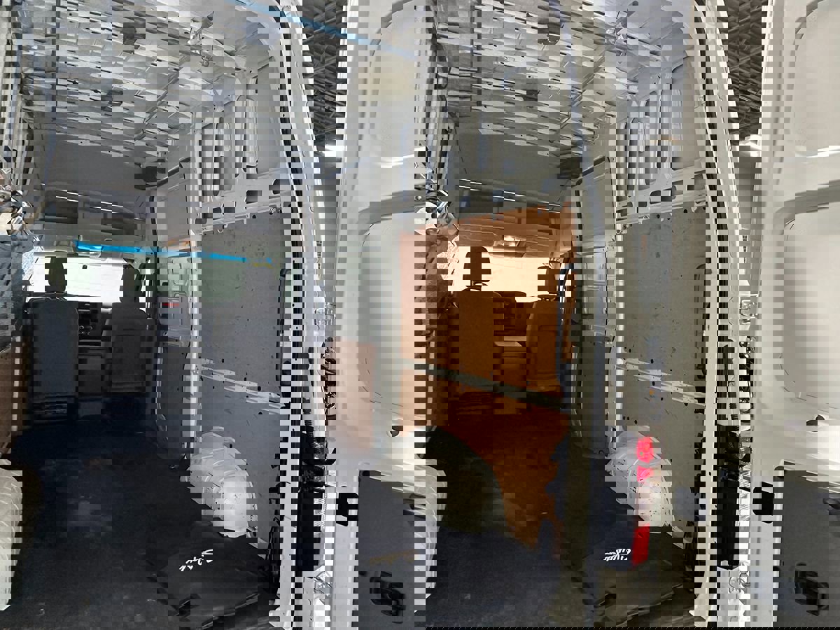 Used 2014 Nissan NV 2500 SV image 10