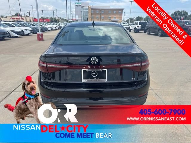 Used 2025 Volkswagen Jetta SE FWD image 4