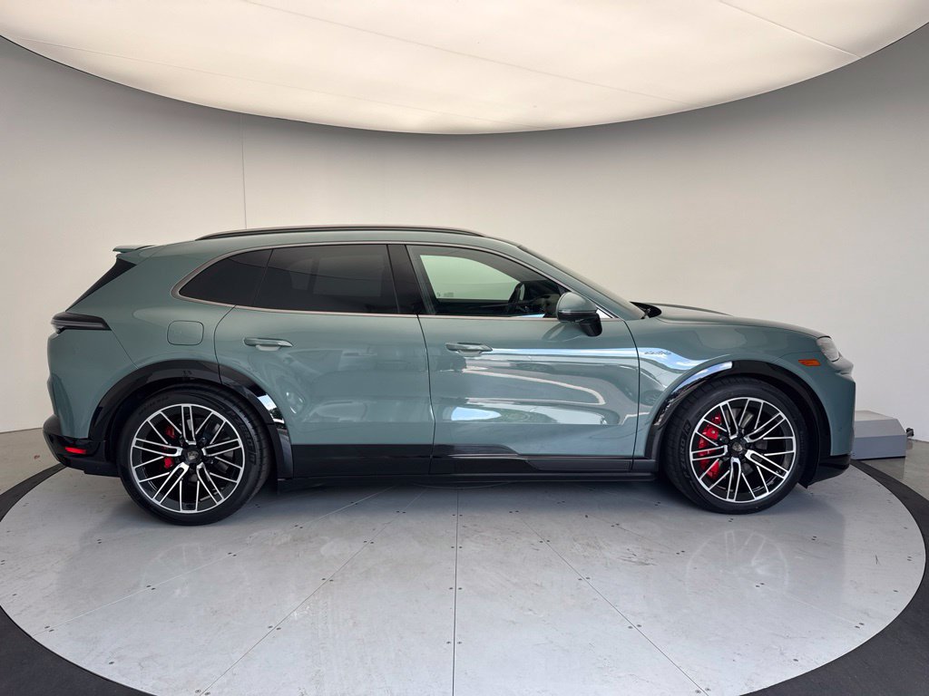 New 2026 Porsche Cayenne Turbo AWD/4WD image 23