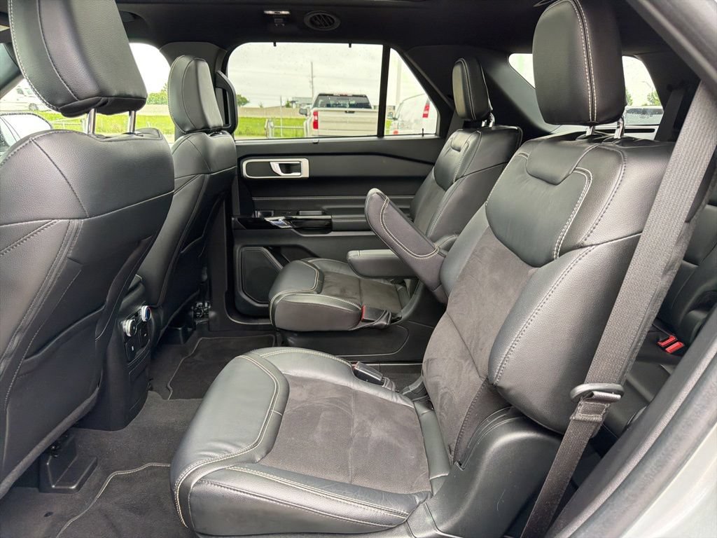 Used 2022 Ford Explorer ST w/ ST Street Pack AWD/4WD image 15