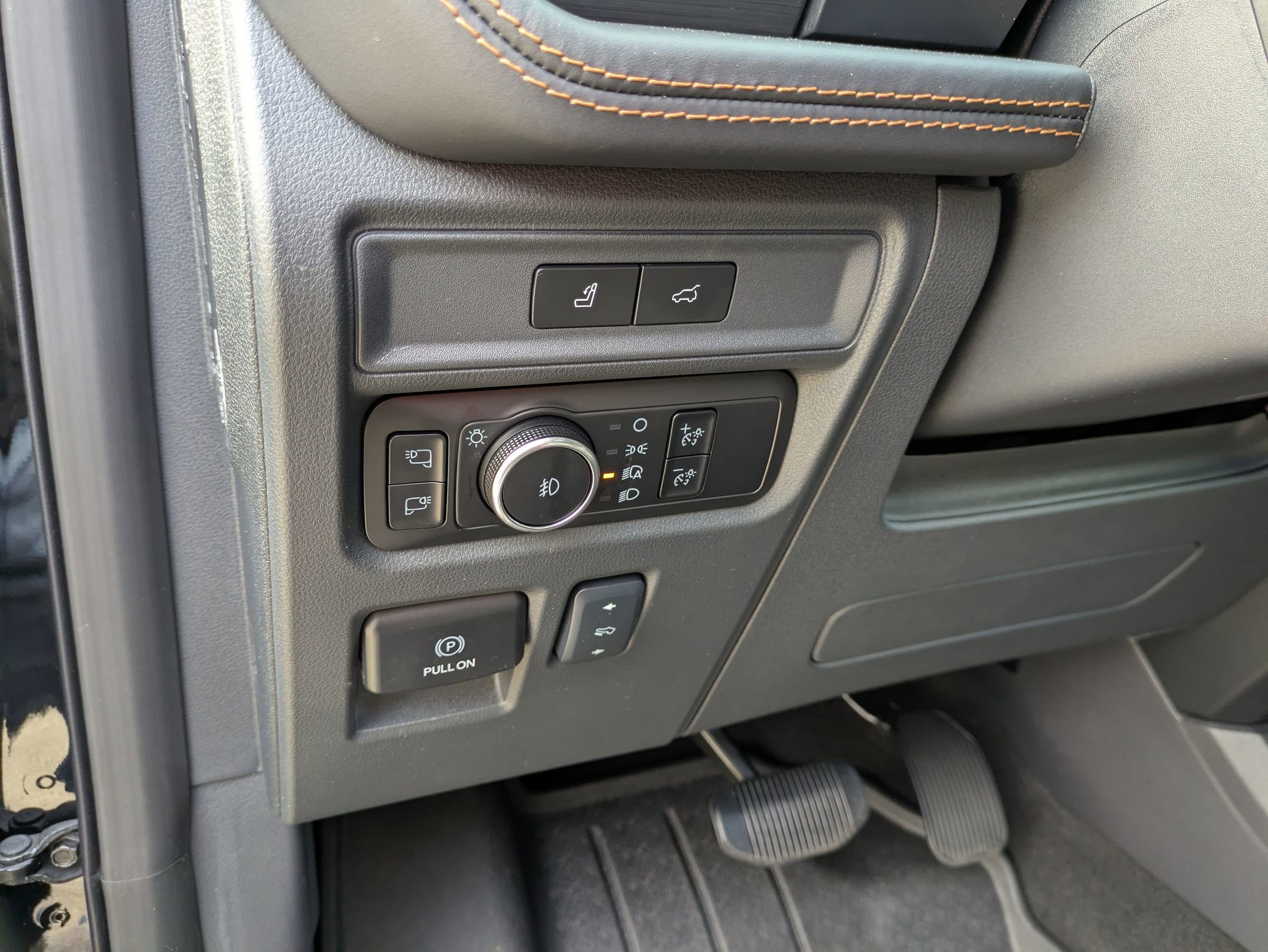 Certified 2024 Ford Expedition Platinum image 17