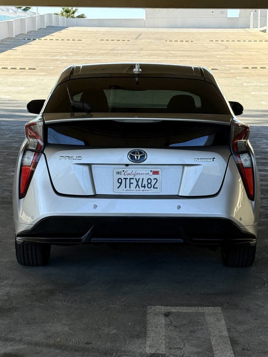 Used 2017 Toyota Prius Four Touring w/ Premium Convenience Package image 6