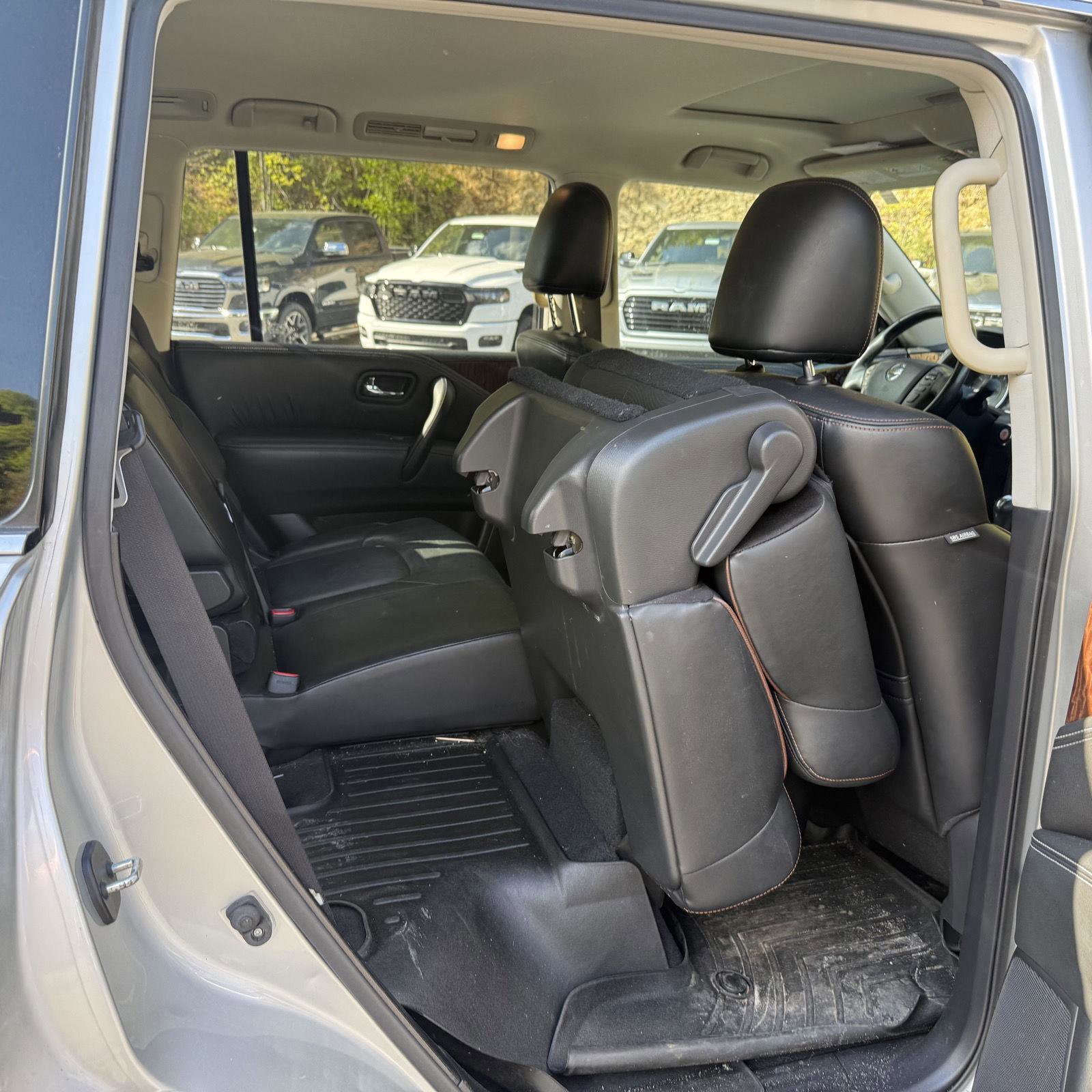 Used 2019 Nissan Armada SL w/ Premium Package AWD/4WD image 9