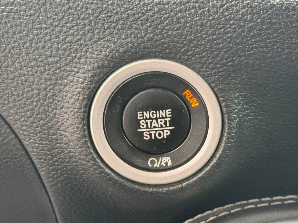 Used 2017 Dodge Challenger SXT RWD image 27