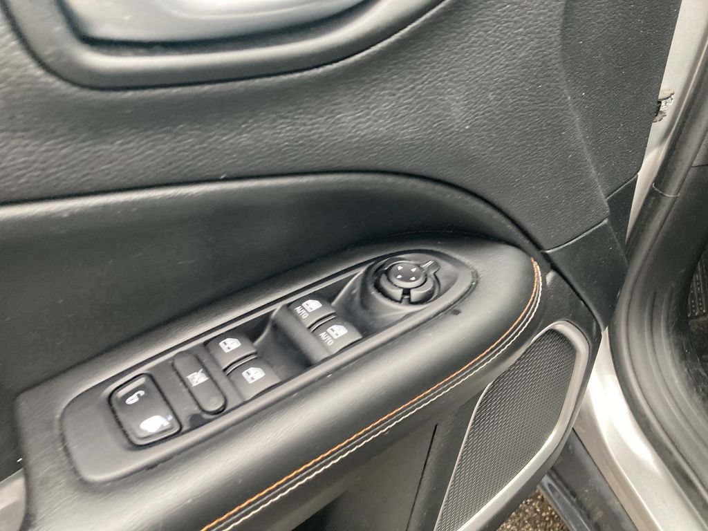 Used 2019 Jeep Compass Latitude AWD/4WD image 14