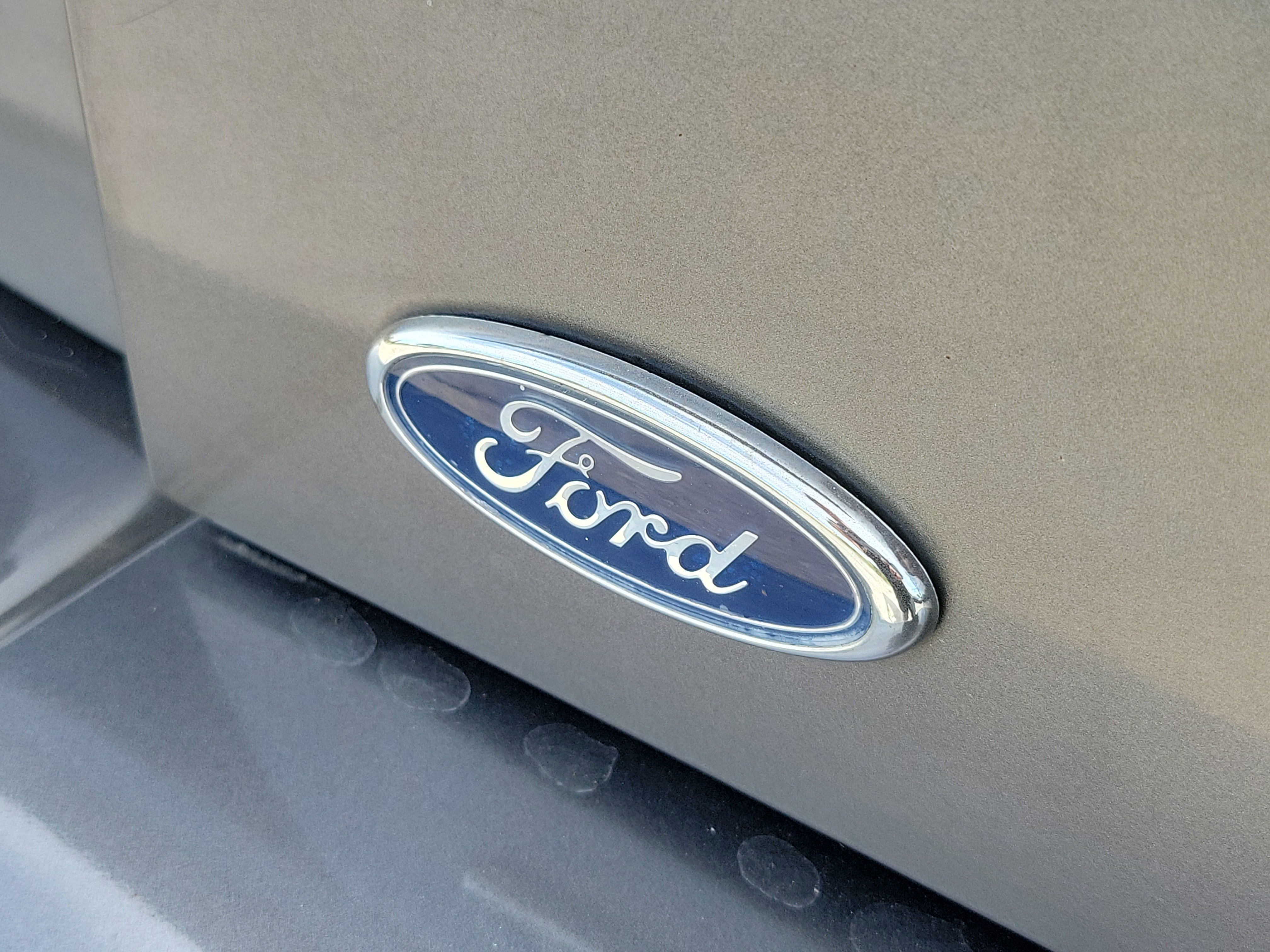 Used 2004 Ford Mustang Premium RWD image 6