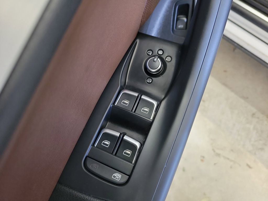 Used 2018 Audi Q3 2.0T Premium Plus w/ Premium Plus Package image 22