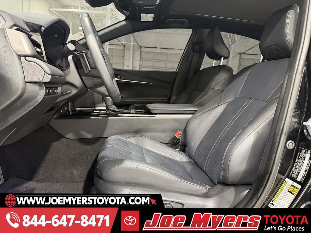 Used 2025 Toyota Camry XSE image 27