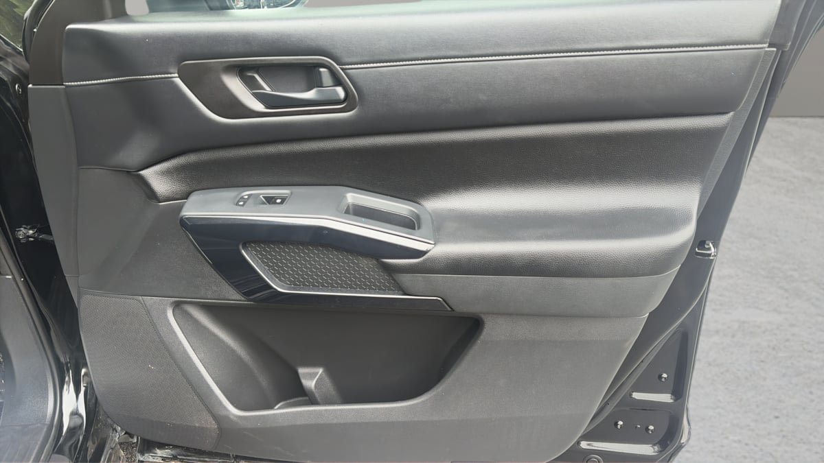 Used 2023 Nissan Pathfinder S w/ Cargo Package FWD image 11