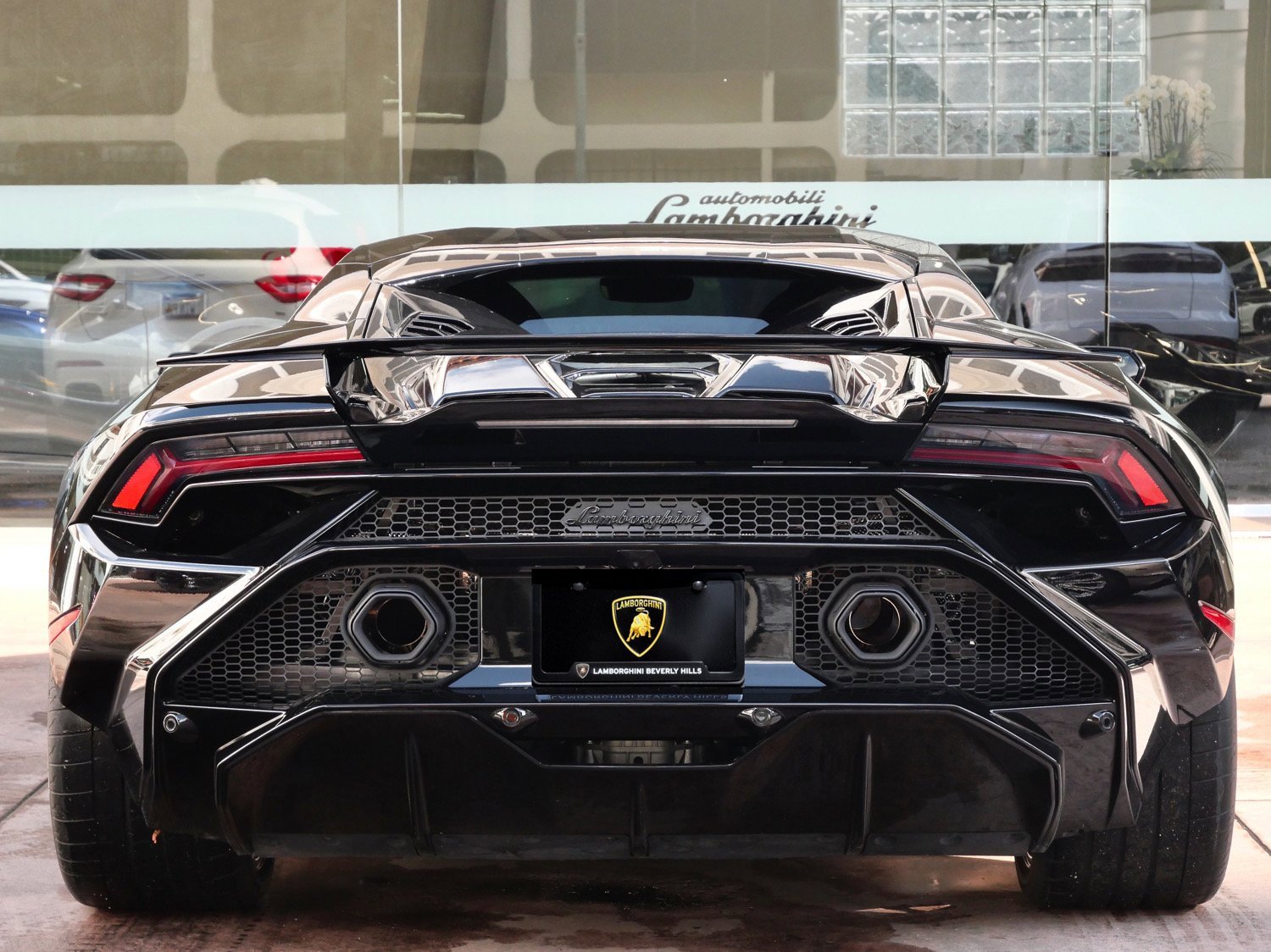 Used 2024 Lamborghini Huracan Tecnica image 4