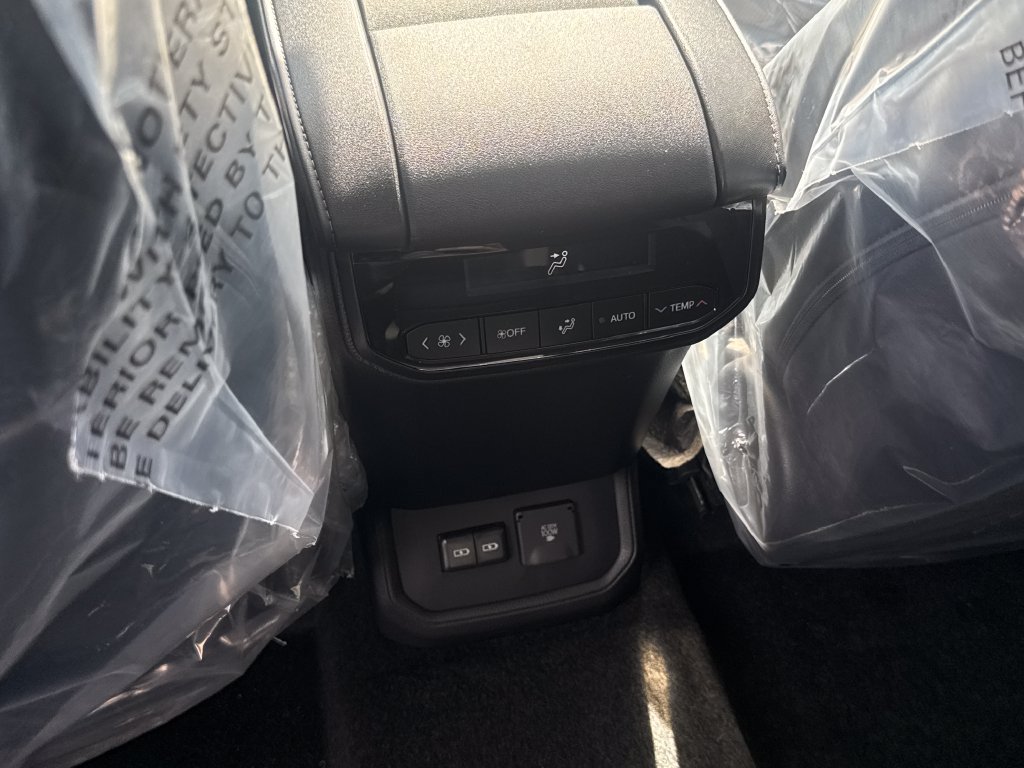 New 2026 Toyota Highlander Limited AWD/4WD image 36