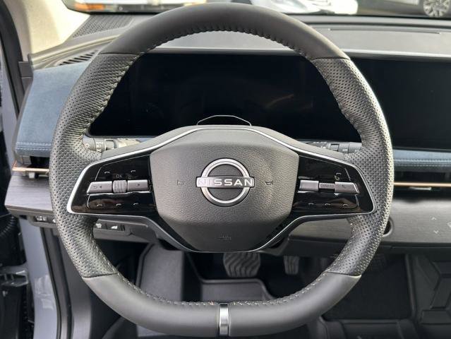 Certified 2025 Nissan Ariya Platinum image 17