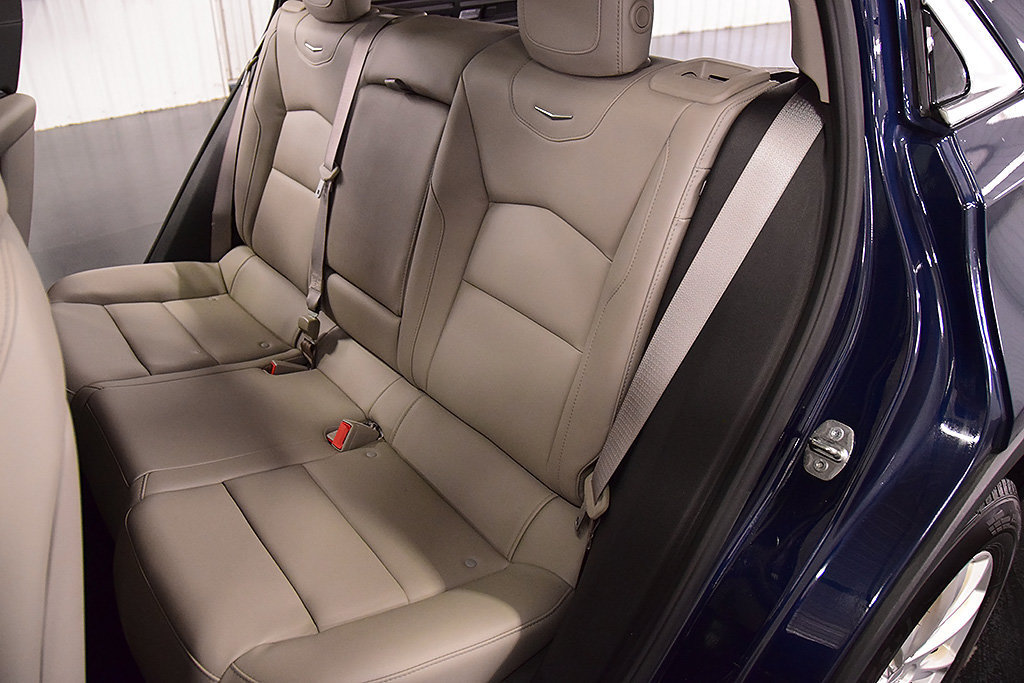 Used 2021 Cadillac XT4 Luxury w/ Cold Weather Package AWD/4WD image 35