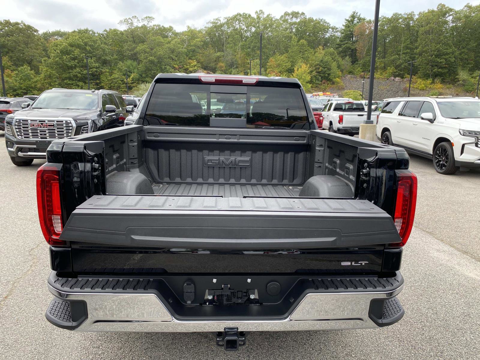 New 2026 GMC Sierra 1500 SLT w/ SLT Premium Package image 5