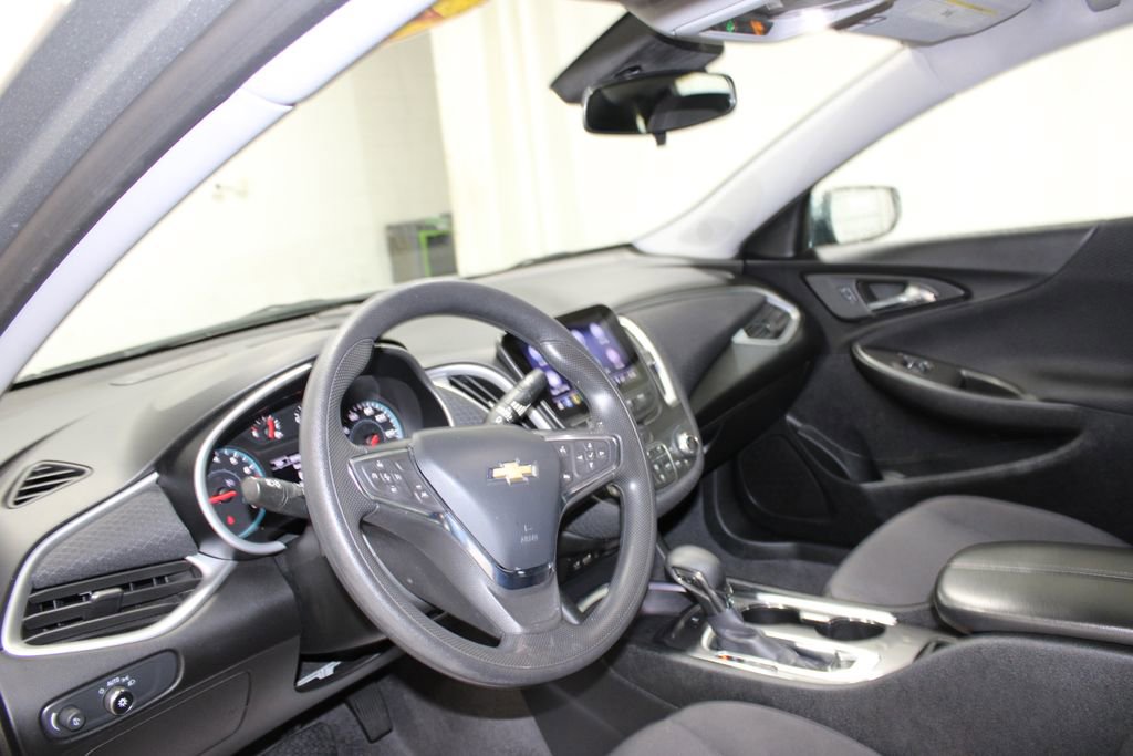 Used 2024 Chevrolet Malibu LT image 14
