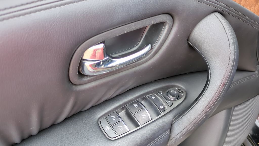 Used 2021 Nissan Armada SL image 14