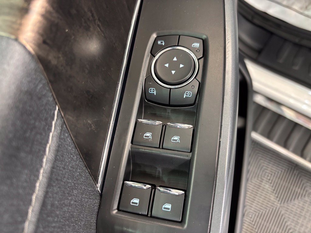 Used 2023 Ford F150 Lariat AWD/4WD image 24