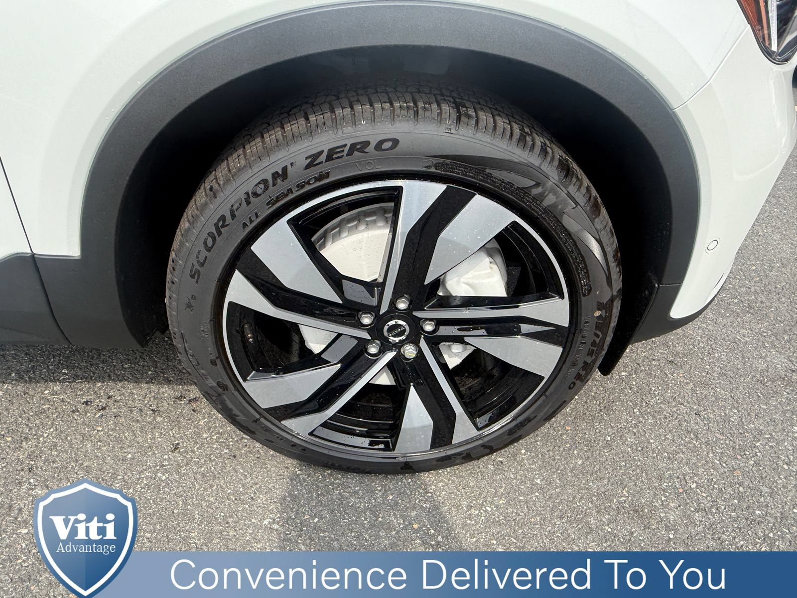 New 2026 Volvo XC40 B5 Ultra w/ Protection Package Premier AWD/4WD image 10
