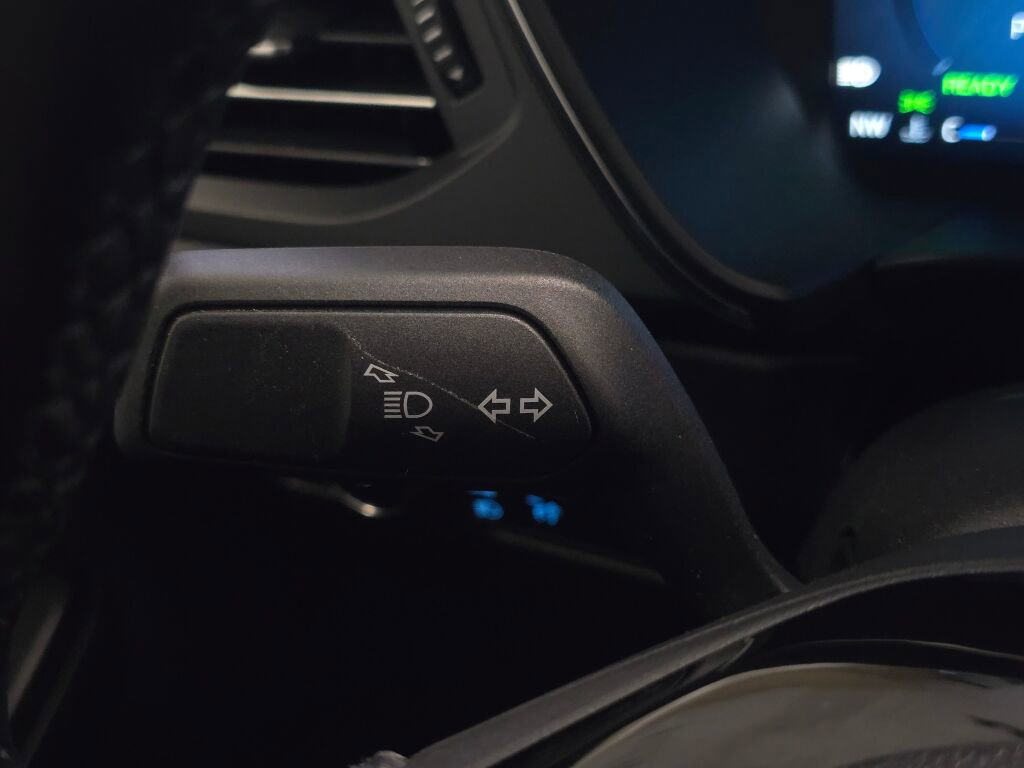 Used 2025 Ford Escape Platinum w/ Premium Technology Package image 37