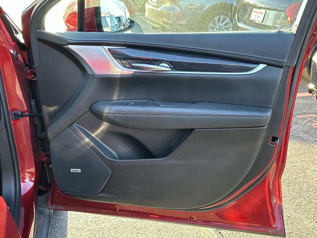 Used 2023 Cadillac XT5 Premium Luxury image 29