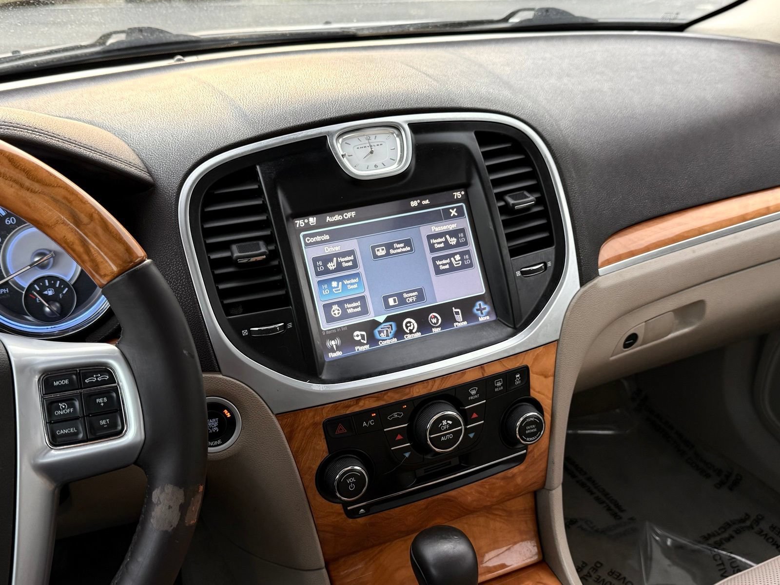 Used 2014 Chrysler 300 C RWD image 44