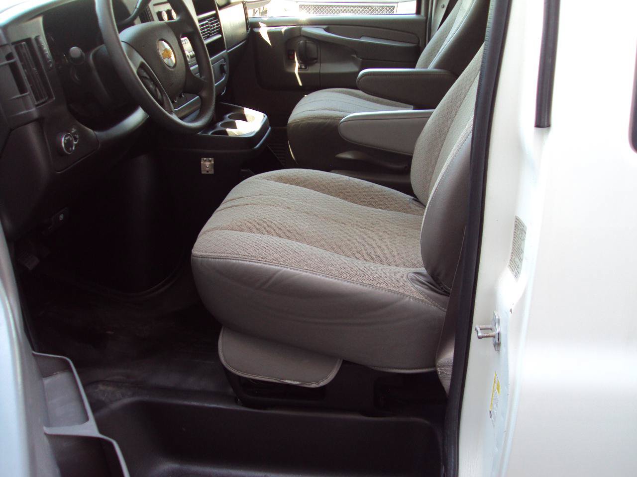 Used 2014 Chevrolet Express 1500 LS AWD/4WD image 16