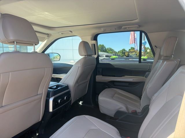Used 2024 Ford Expedition Limited image 21