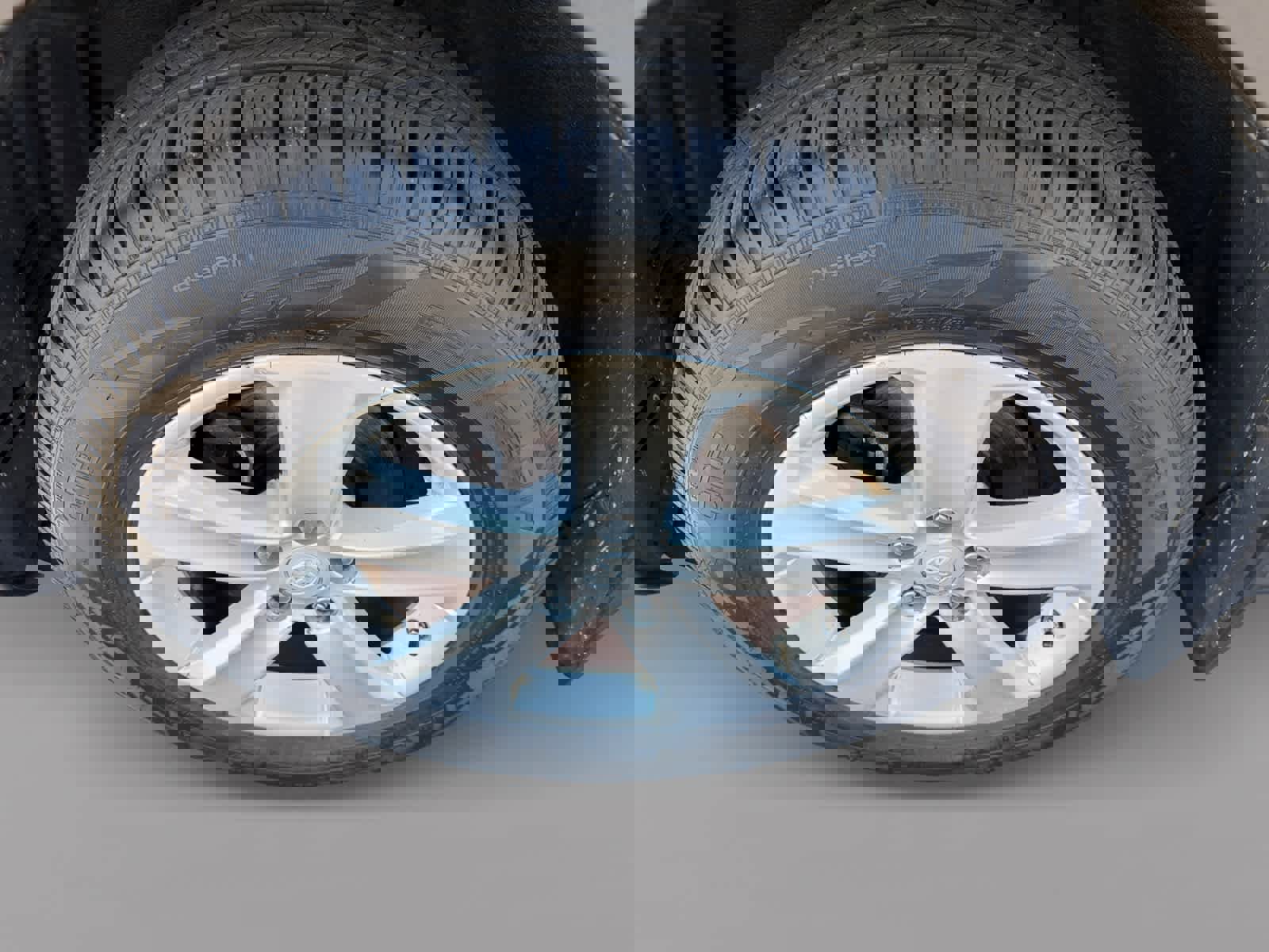 Used 2014 Toyota RAV4 XLE AWD/4WD image 9