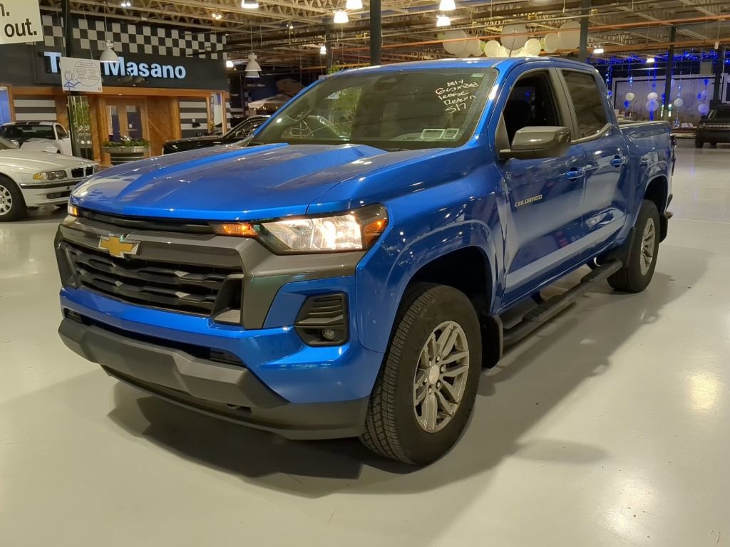 Used 2023 Chevrolet Colorado LT w/ LT Convenience Package AWD/4WD image 1