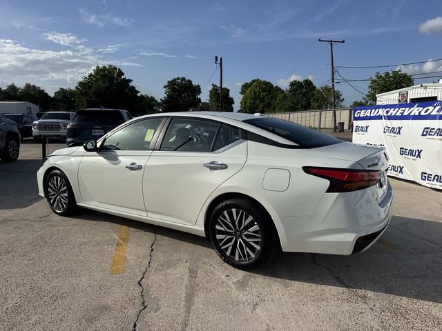 Used 2025 Nissan Altima 2.5 SV FWD image 15